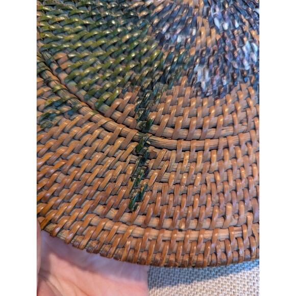 Vintage Woven Wicker Round Sewing Basket with Painted Lid 11.5" Diameter - Picture 11 of 14